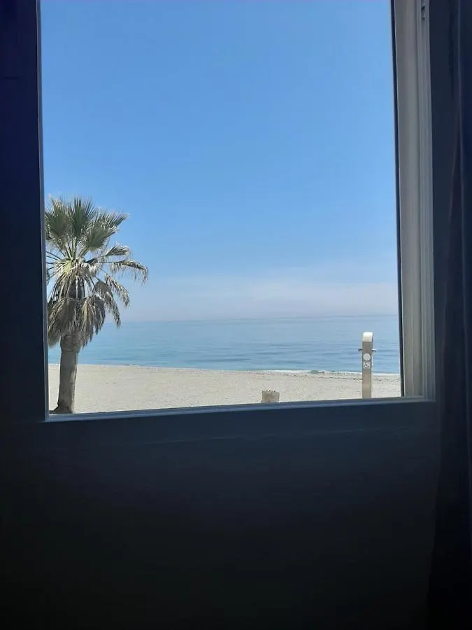 Playa Torecilla Beachfront Nerja 0*,